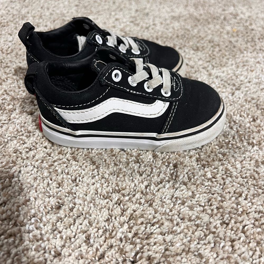 Toddler classic vans size 6
